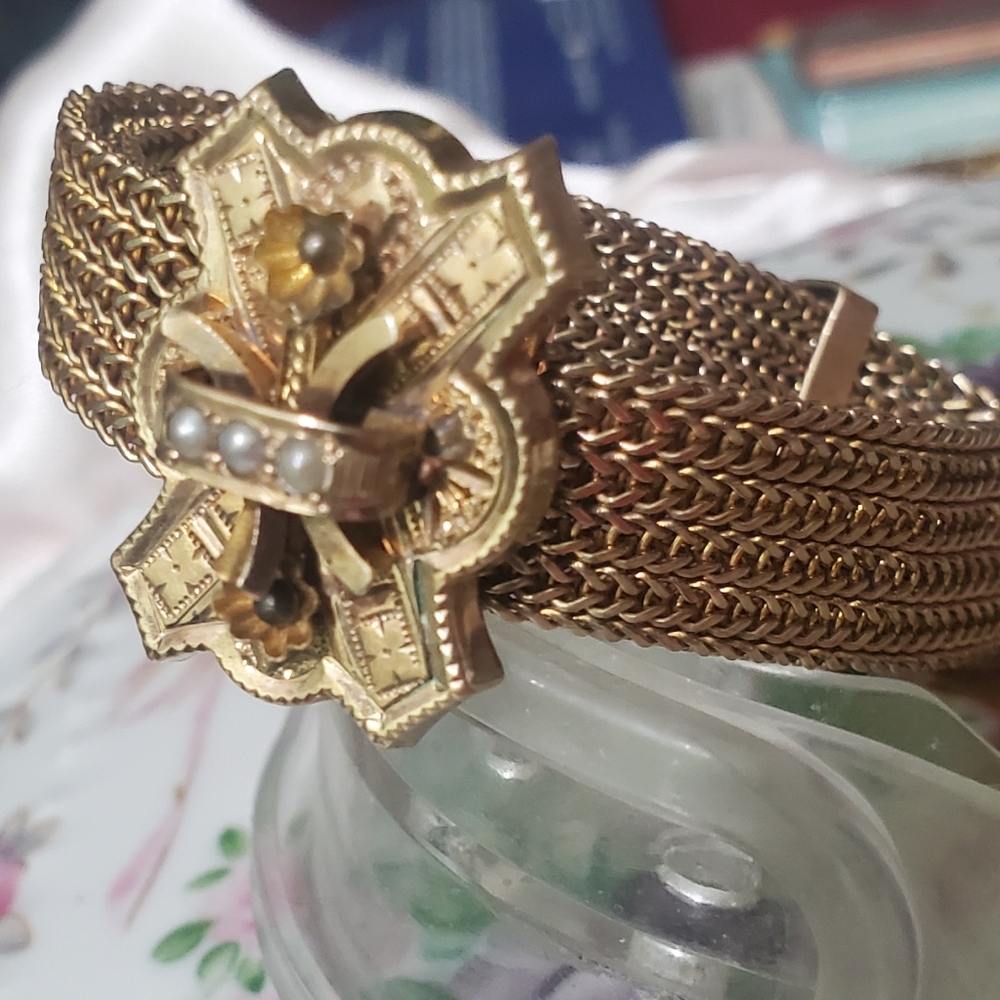 Antique Victorian Era woven gold mesh bracelet - Picture 4 of 16